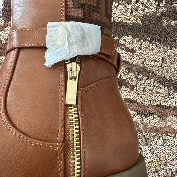 SHOEDAZZLE FAUX LEATHER STRETCH Brown BOOT FLAT HEEL With ZIP Sz 6 - Picture 10 of 13